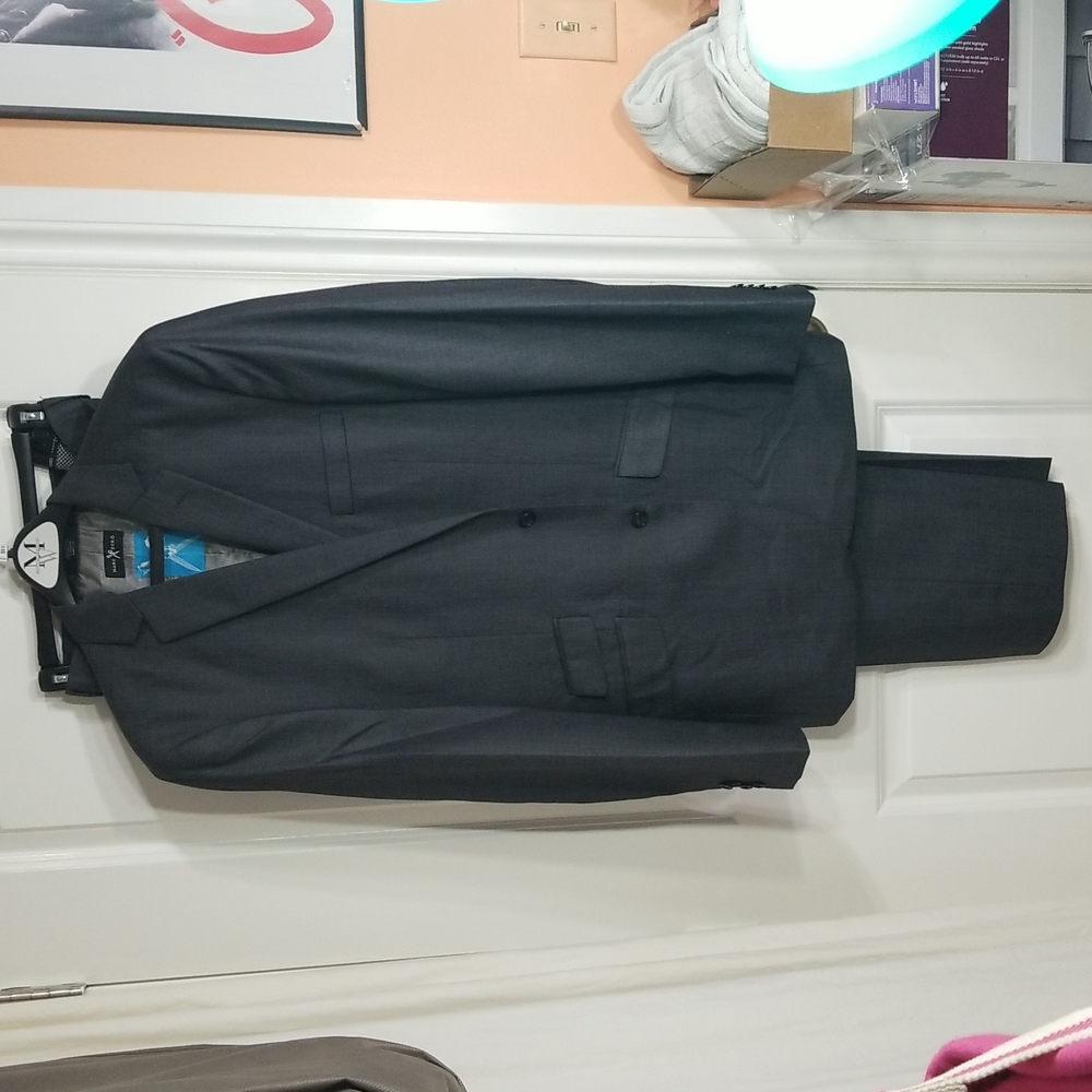 Marc Ecko 42L / 36W Badger Charcoal Suit Set